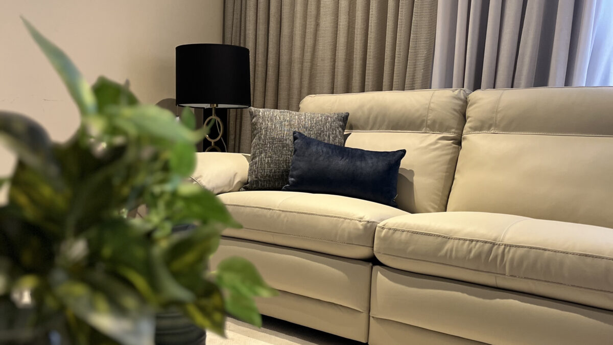 Sofá em Couro Automatizado: Conforto e Estilo para Sua Sala de TV